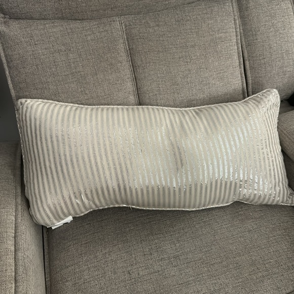 Christmas design throw pillow with the word Noel. New with No tags. - Picture 3 of 4